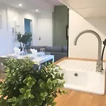 L'atmosphere - Centre-ville - Parking - Netflix - 4 Ch - 2 Sde Apartment