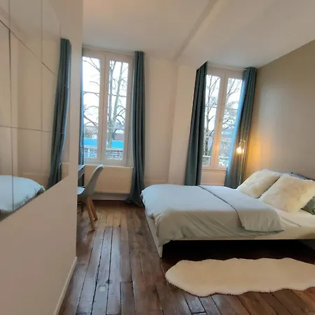 L'atmosphere | Centre-ville Netflix | Mon Groom * Troyes