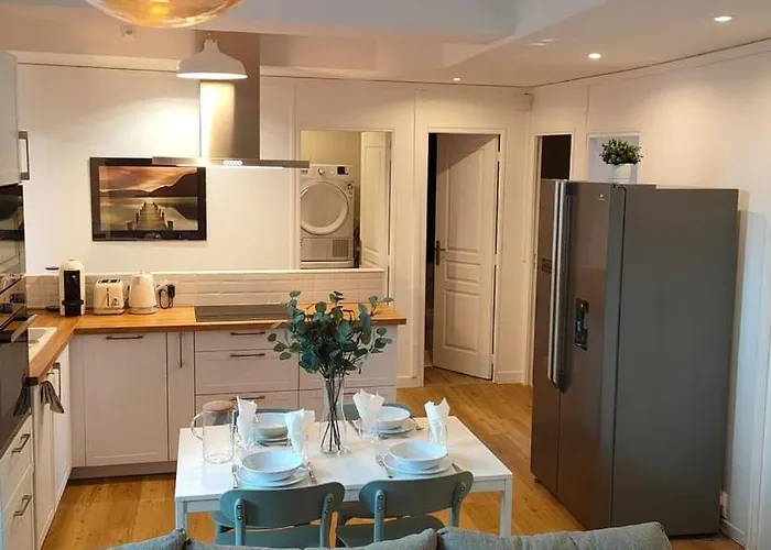 L'atmosphere - Centre-ville - Parking - Netflix - 4 Ch - 2 Sde Apartman Troyes